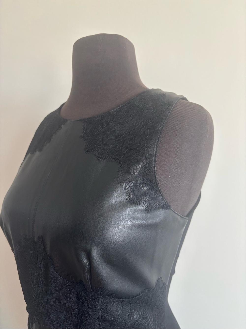 Size M, Bailey/44 Vegan Leather Lace Sleeveless Dressy Stretch Top Made In USA - Picture 4 of 13